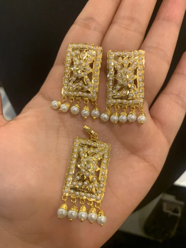 Elegant Pearl Pendant Set in Rectangular Design – Hyderabadi Jewellery