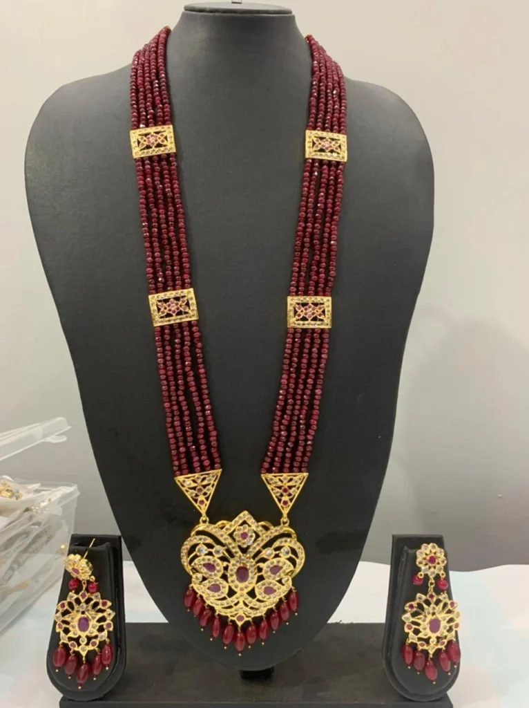 Red Multi Color REani Haar must havr trend in 2025